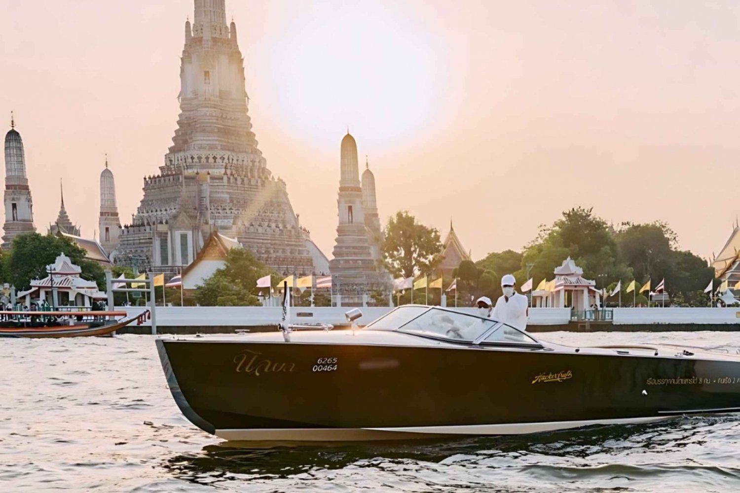 Bangkok: Chaophraya River Private Hacker Craft Boat Cruise