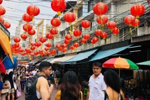 Bangkok: Tour guidato di Chinatown con visita al Wat Chakrawat