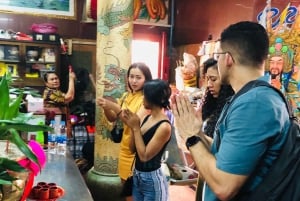 Bangkok: Tour guiado por Chinatown con visita a Wat Chakrawat