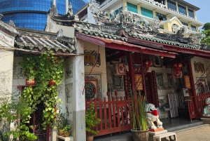 Bangkok: Chinatown Tour with Street Art, Sky Bar & Food