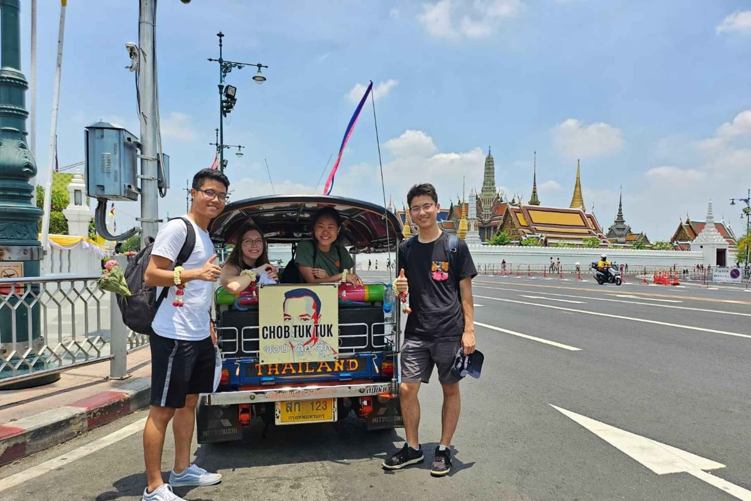 Bangkok : CHOB TUK TUK Ride + Canal Tour + Foods Tasting