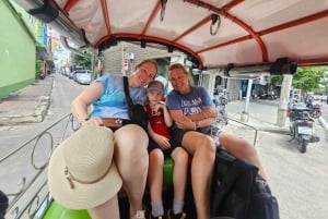 Bangkok: CHOB TUK TUK Ride + Canal Tour + Foods Tasting