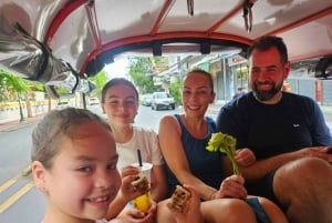 Bangkok: CHOB TUK TUK Ride + Canal Tour + Foods Tasting