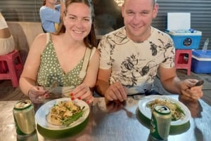 Bangkok: CHOB TUK TUK Ride + Canal Tour + Foods Tasting