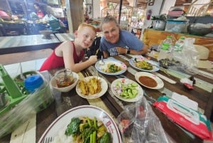 Bangkok : CHOB TUK TUK Ride + Canal Tour + Foods Tasting