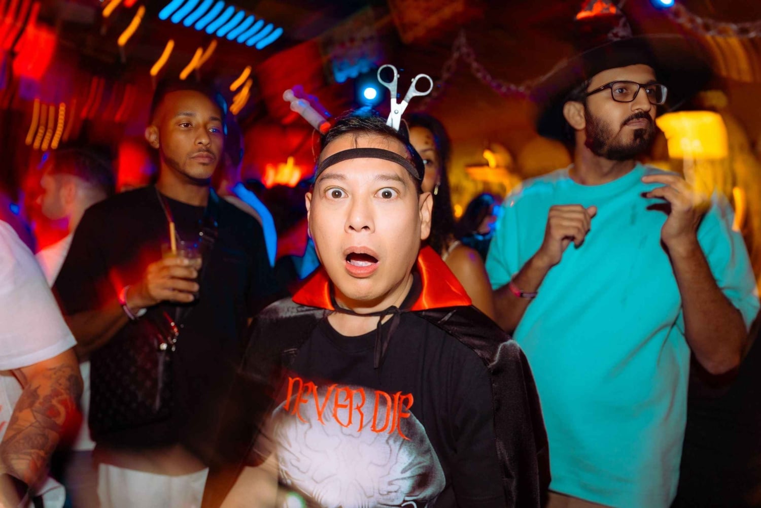 Imprezowa wycieczka po klubach Bangkoku: odkrywaj, łącz się i baw się na całym świecie