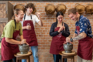 Banguecoque: Aula de culinária com visita ao mercado e passeio de Tuk Tuk