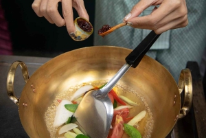 Banguecoque: Aula de culinária com visita ao mercado e passeio de Tuk Tuk