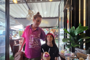Bangkok: Damnoen Saduak and Mae Klong Train Markets