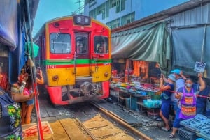 Bangkok: Damnoen Saduak, Mae Klong Train Market & Mahanakhon