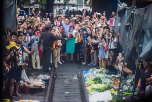 Bangkok: tour di 1 giorno al Grand Palace e al mercato galleggiante con trasferimento