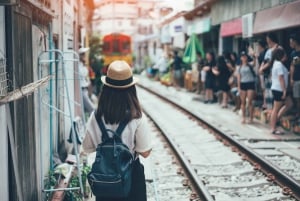 Bangkok: Damnoen Saduak, togmarked og dagsudflugt til Mahanakhon