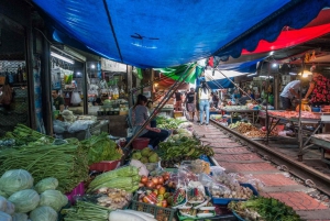 Bangkok: Discover Damnoen Saduak & Maeklong Railway Markets