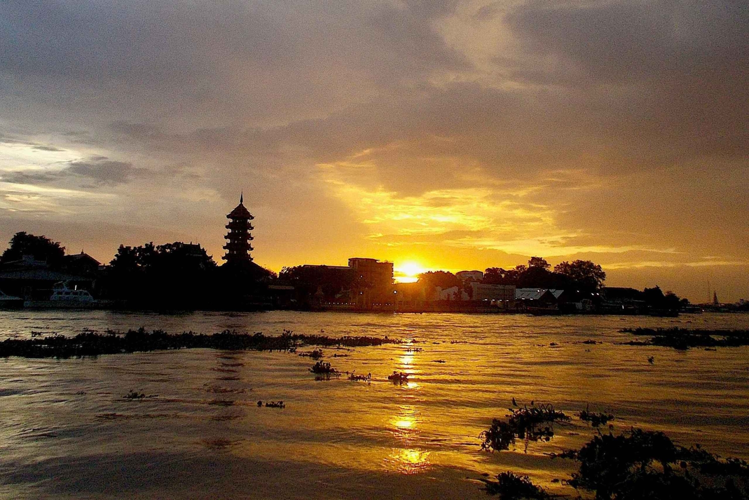 Bangkok: Discover the Mystical Beauty of Bangkok at Night