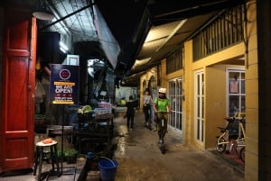 Bangkok: E-Scooter Night Tour med lokal gatemat