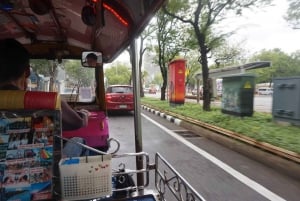 バンコク:現地ガイドによる電動トゥクトゥクツアー