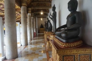 バンコク:現地ガイドによる電動トゥクトゥクツアー