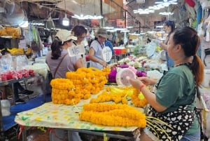 バンコク:現地ガイドによる電動トゥクトゥクツアー