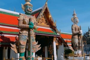 Bangkok: Elegant Grand Palace & Wat Pho - Private Tour