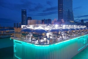 Bangkok: Aftenbådtur med middag og livemusik på Chao Phraya