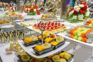 Bangkok: paseo en barco con cena y música en vivo por el Chao Phraya