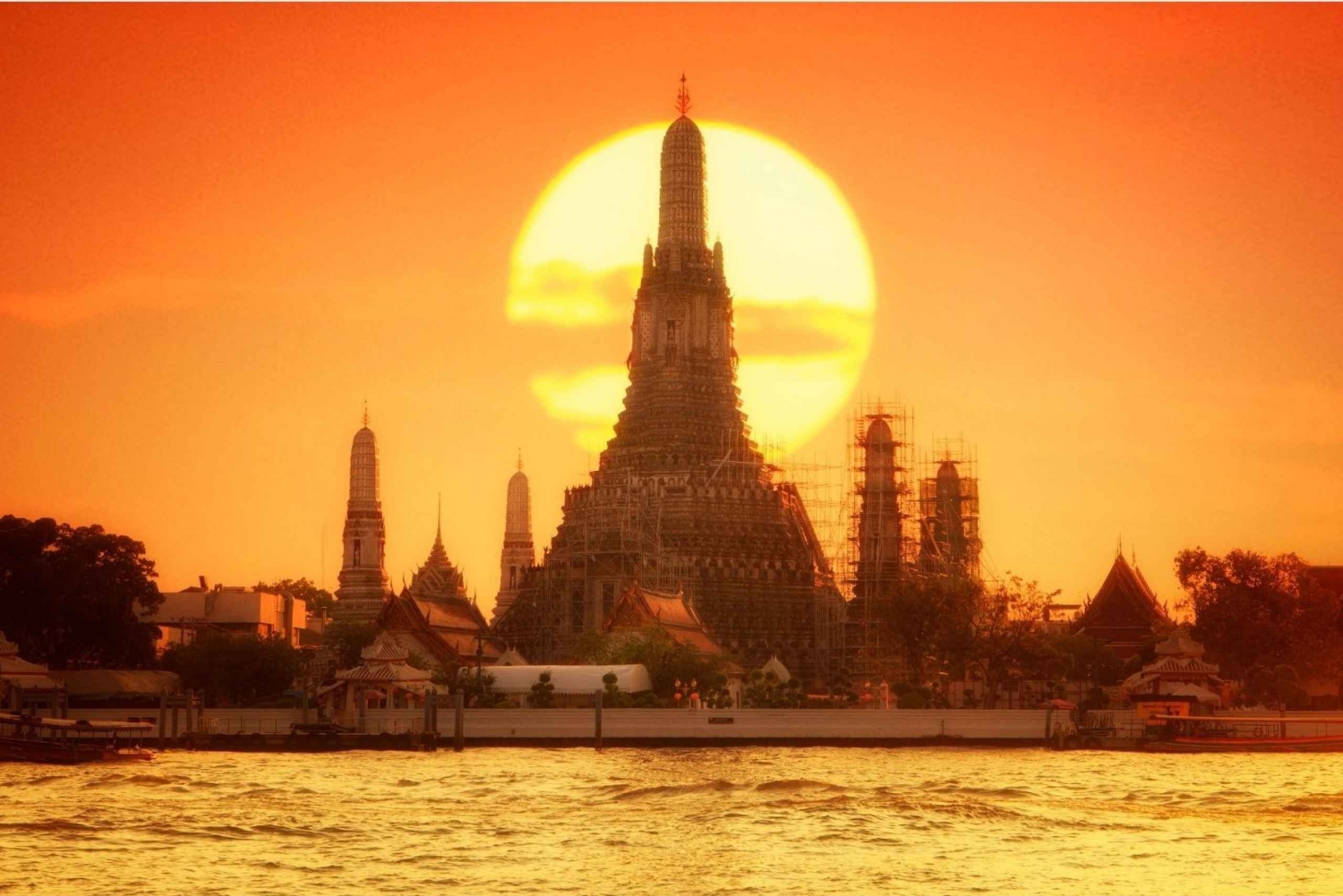 Bangkok Evening Discovery: Temples and Hidden Canals Tour