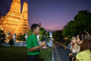 Bangkok: Excursão noturna com Wat Arun, Wat Pho e passeio de Tuk Tuk