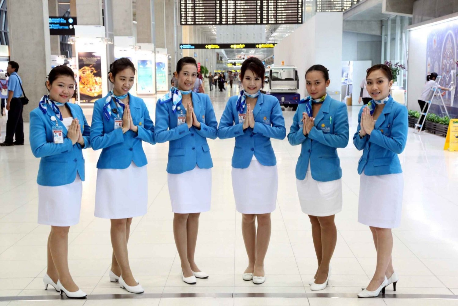 Bangkok: Fast Track at Suvarnabhumi Airport & Bundle Service