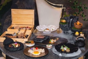 バンコクミスティの見事な滝の洞窟で高級料理