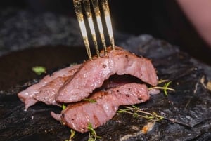 バンコクミスティの見事な滝の洞窟で高級料理