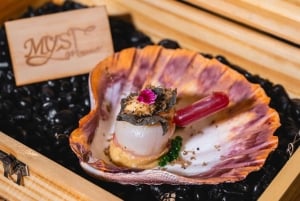 バンコクミスティの見事な滝の洞窟で高級料理