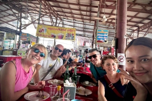 Bangkok : marché flottant et marché du train