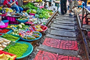 Bangkok : marché flottant et marché du train