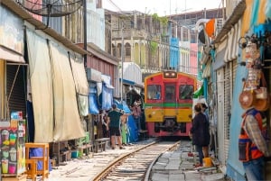 Bangkok: Tour zu schwimmenden Märkten, Wat Sam Phran und Cafés