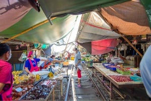 Bangkok: Tour zu schwimmenden Märkten, Wat Sam Phran und Cafés