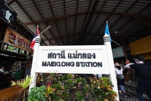 Bangkok: Tour zu schwimmenden Märkten, Wat Sam Phran und Cafés