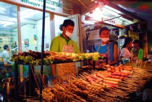 Bangkok: Mercato dei fiori e tour gastronomico serale in Tuk Tuk