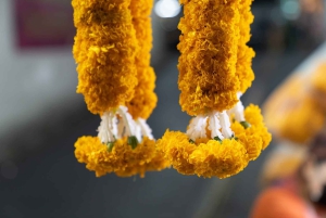 Bangkok: Mercado das flores e tour gastronómico noturno em Tuk Tuk