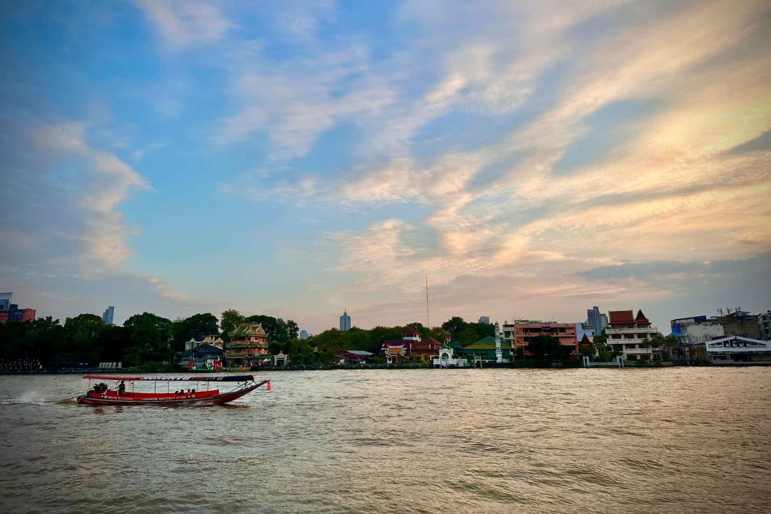 Bangkok: Flower Market, Heritage Short Tour with Thai Buffet