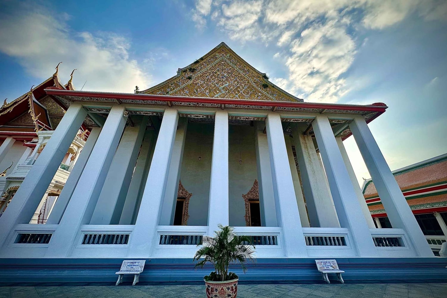 Bangkok: Flower Market, Heritage Short Tour with Thai Buffet