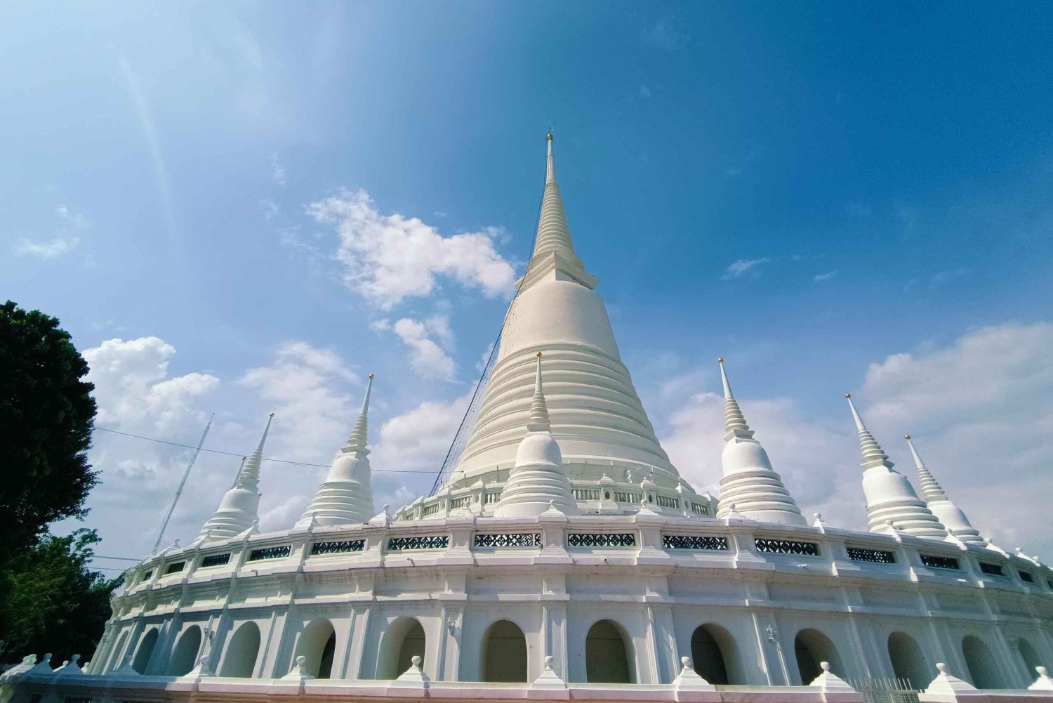 Bangkok: blomstermarknad, tempel och välsignelse av munkar