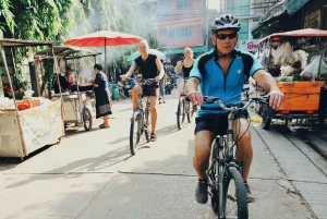 Passeio de bicicleta de dia inteiro em Banguecoque com transporte de barco e almoço