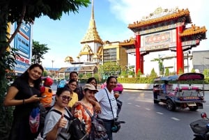 Bangkok: Full-Day Hop-On Hop-Off Walking Tour Mini Group