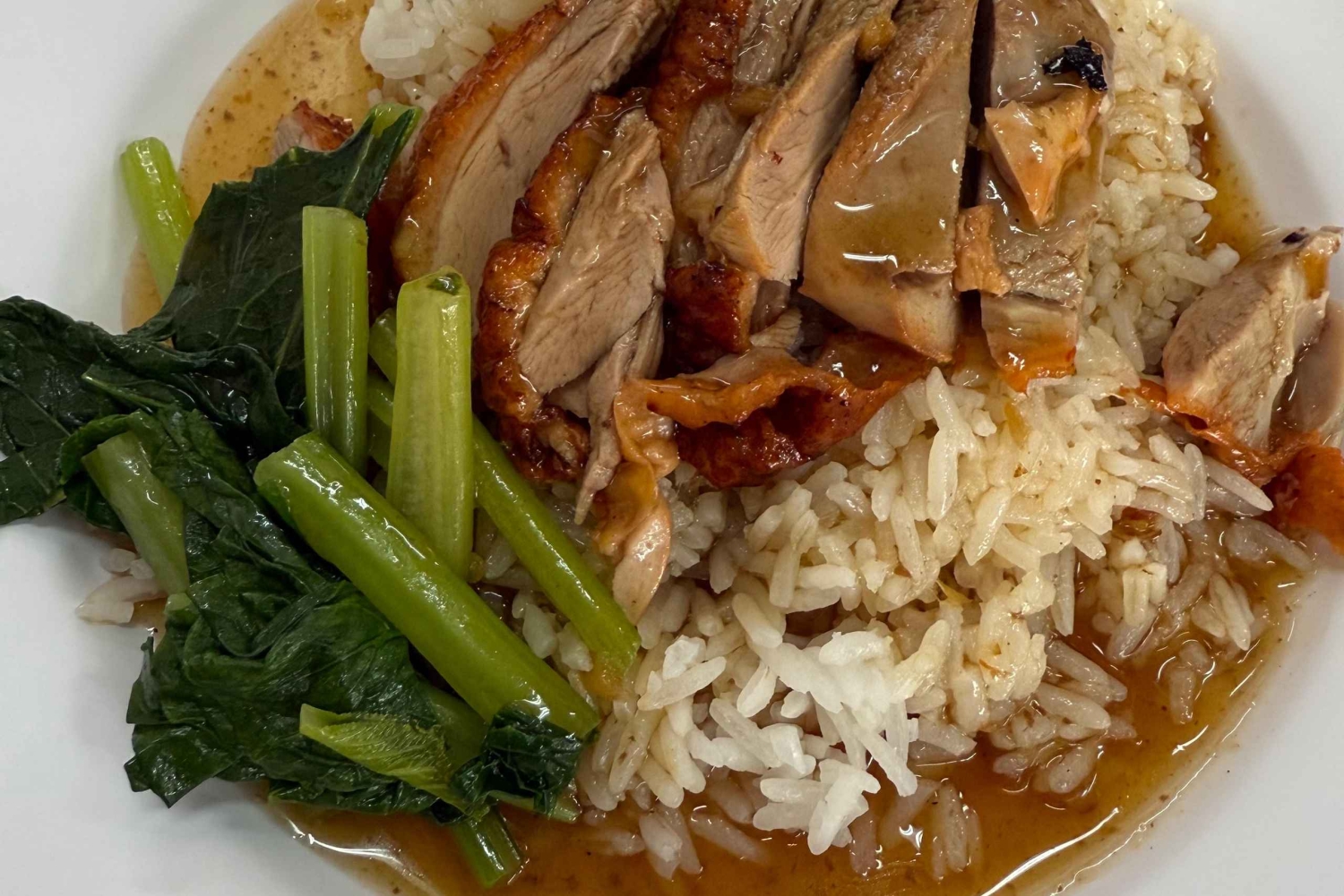 Bangkok: Giant Swing Street Food Tour with 14+ Local Dishes