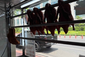 Bangkok: Giant Swing Street Food Tour with 14+ Local Dishes