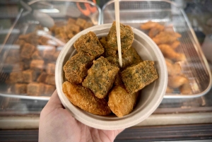 Bangkok: Giant Swing Street Food Tour with 14+ Local Dishes