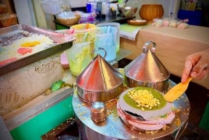 Bangkok: Giant Swing Street Food Tour with 14+ Local Dishes