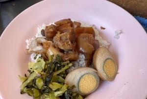 Bangkok: Giant Swing Street Food Tour with 14+ Local Dishes