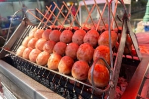 Bangkok: Giant Swing Street Food Tour with 14+ Local Dishes