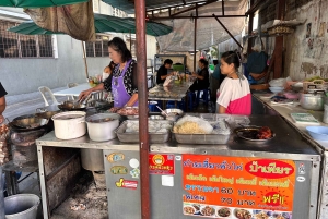 Bangkok: Giant Swing Street Food Tour with 14+ Local Dishes